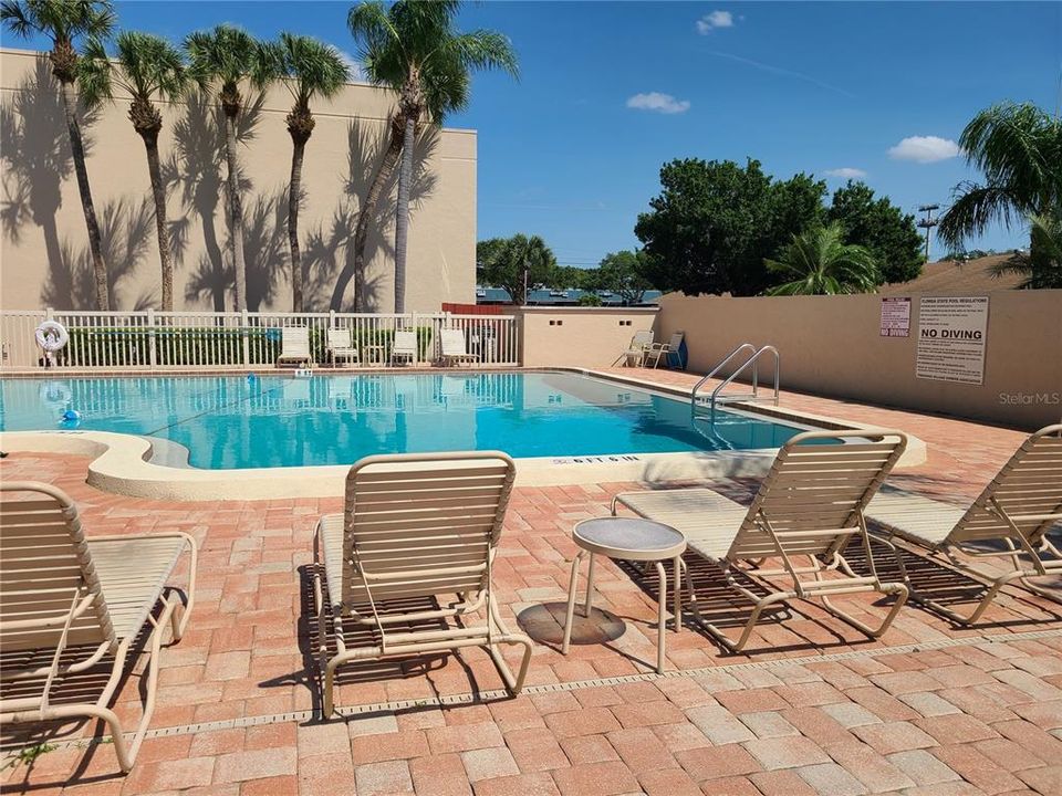 For Rent: $1,550 (1 beds, 1 baths, 663 Square Feet)