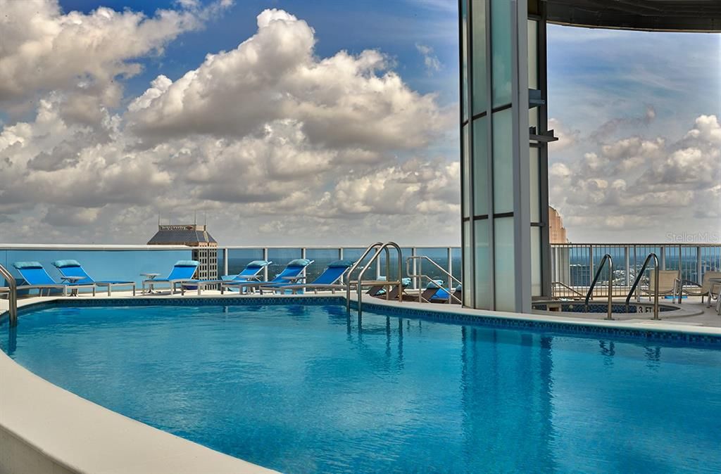 В аренду: $1,799 (0 спален, 1 ванн, 560 Квадратных фут)