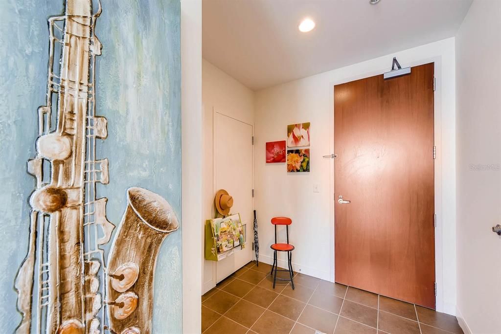 В аренду: $1,799 (0 спален, 1 ванн, 560 Квадратных фут)