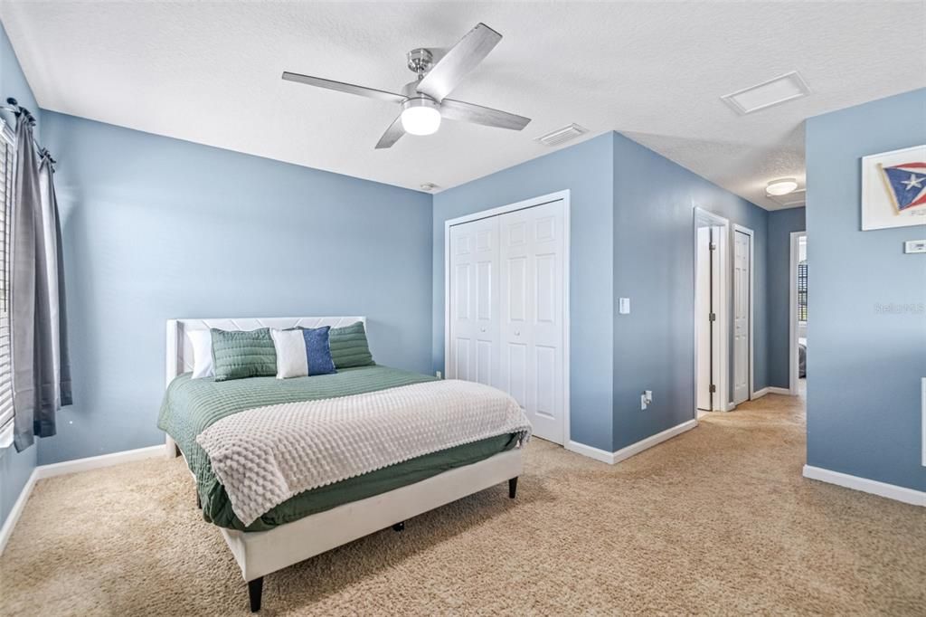 En Venta: $374,900 (3 camas, 2 baños, 1212 Pies cuadrados)