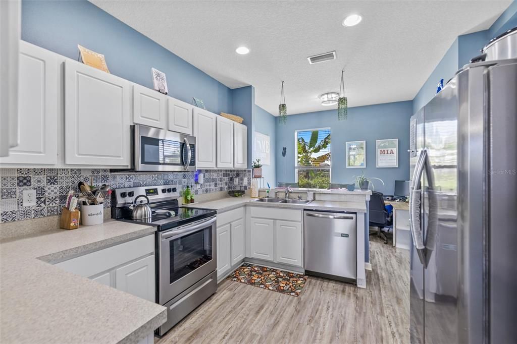 En Venta: $374,900 (3 camas, 2 baños, 1212 Pies cuadrados)