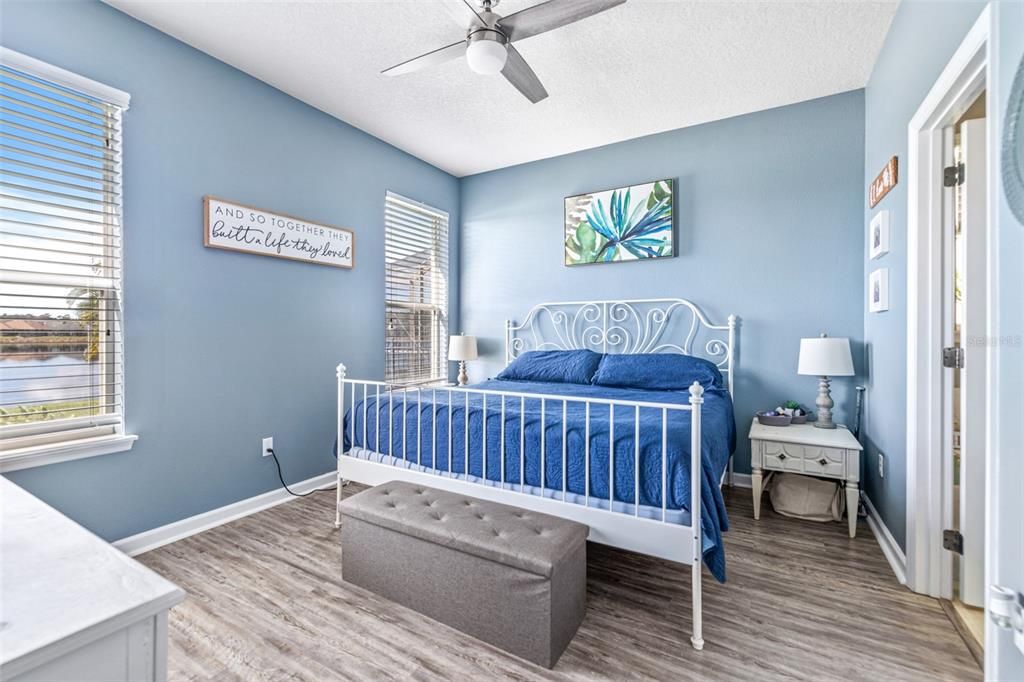 En Venta: $374,900 (3 camas, 2 baños, 1212 Pies cuadrados)