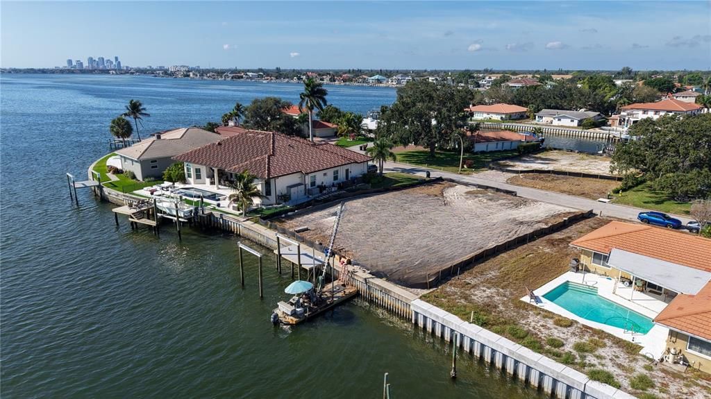 待售: $1,625,000 (0.24 acres)