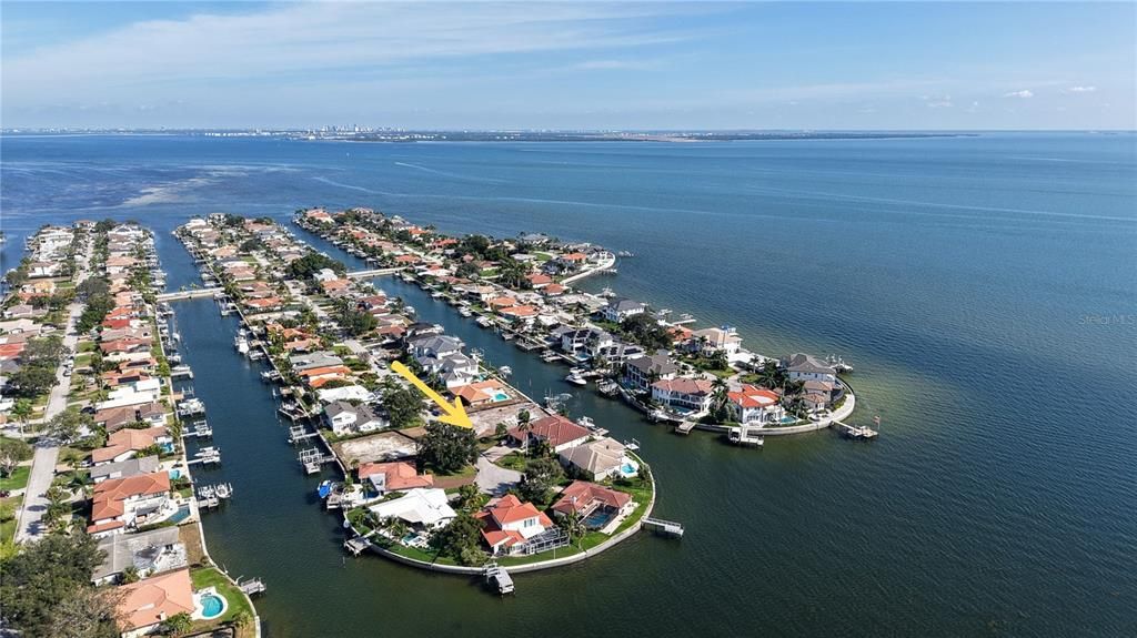 待售: $1,625,000 (0.24 acres)