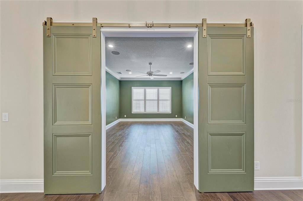 For Sale: $1,690,000 (3 beds, 3 baths, 2699 Square Feet)