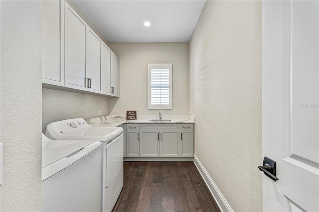 For Sale: $1,690,000 (3 beds, 3 baths, 2699 Square Feet)