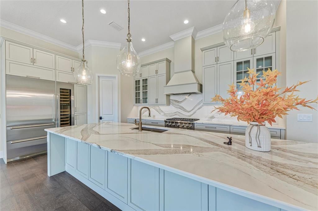 For Sale: $1,690,000 (3 beds, 3 baths, 2699 Square Feet)