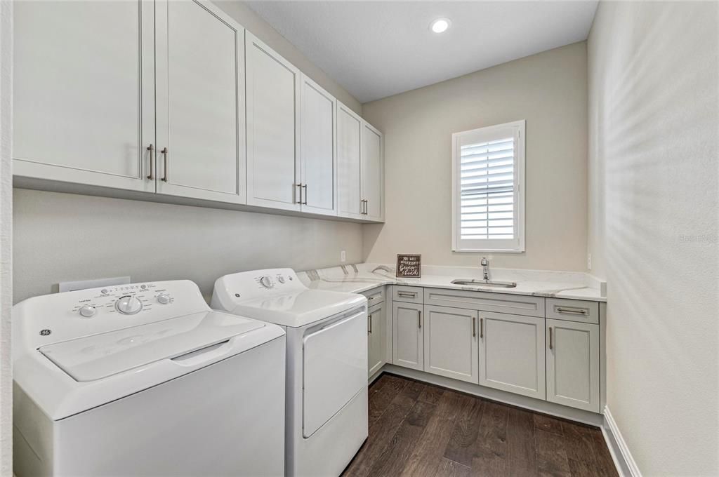 For Sale: $1,690,000 (3 beds, 3 baths, 2699 Square Feet)