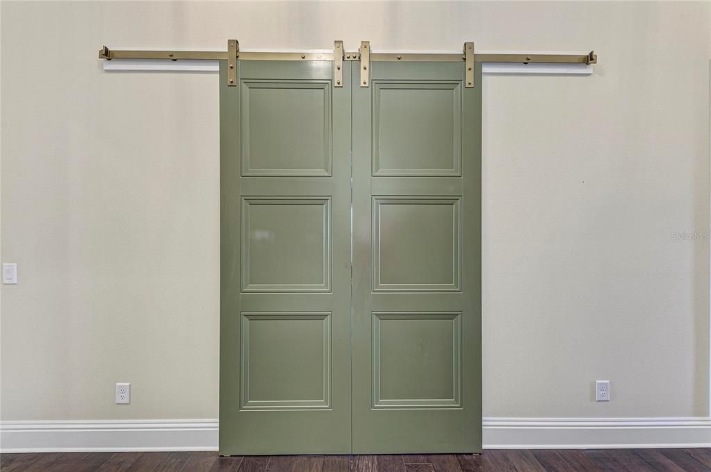 For Sale: $1,690,000 (3 beds, 3 baths, 2699 Square Feet)