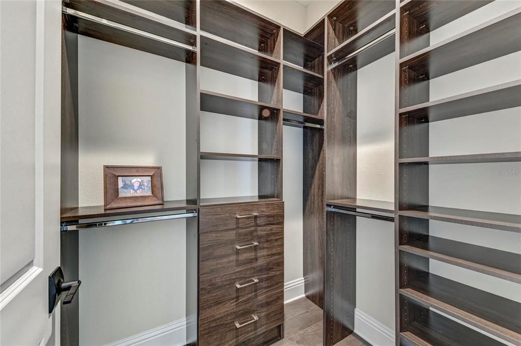 For Sale: $1,690,000 (3 beds, 3 baths, 2699 Square Feet)