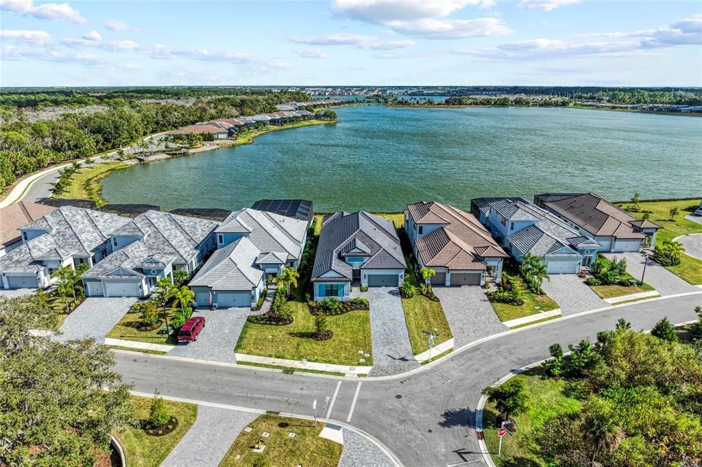 For Sale: $1,690,000 (3 beds, 3 baths, 2699 Square Feet)