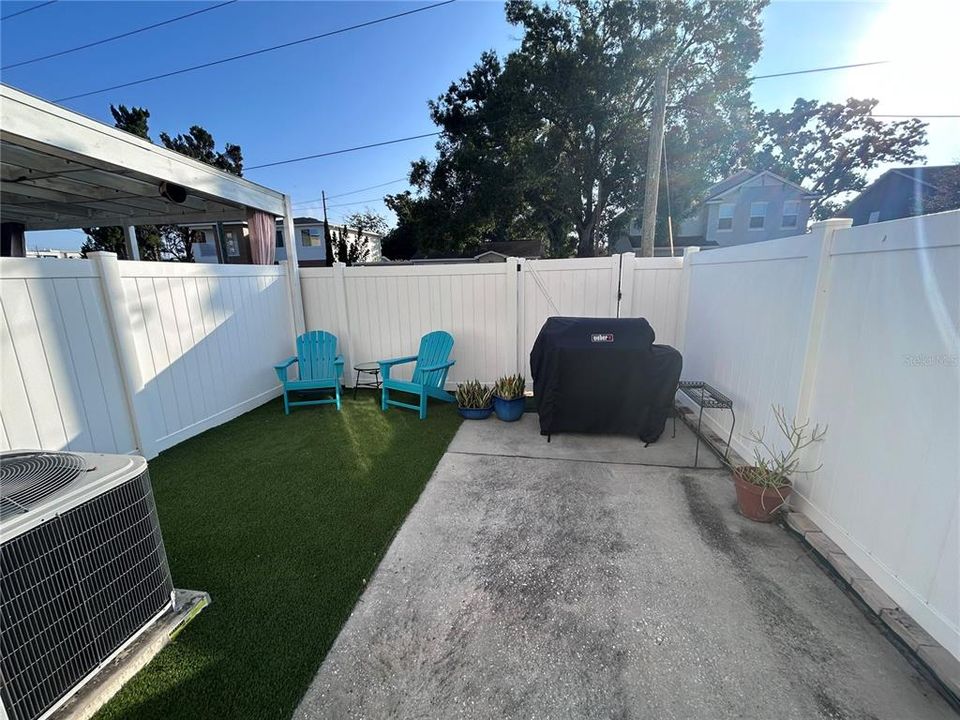 For Rent: $2,850 (2 beds, 2 baths, 1274 Square Feet)