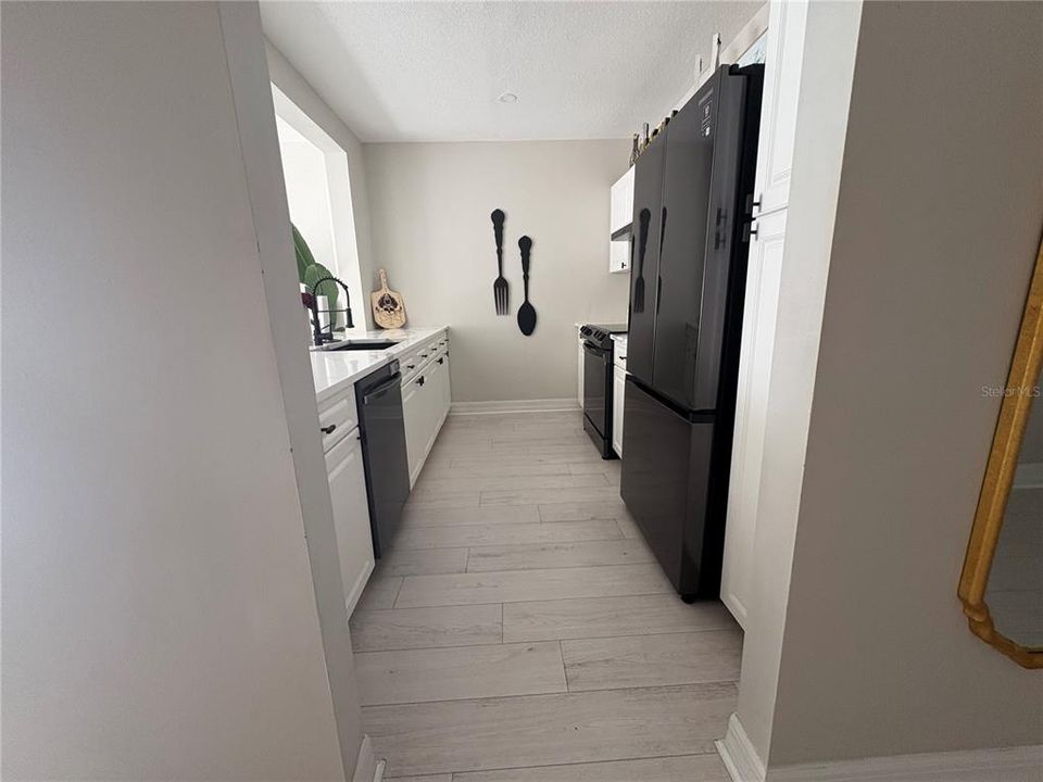 For Rent: $2,850 (2 beds, 2 baths, 1274 Square Feet)