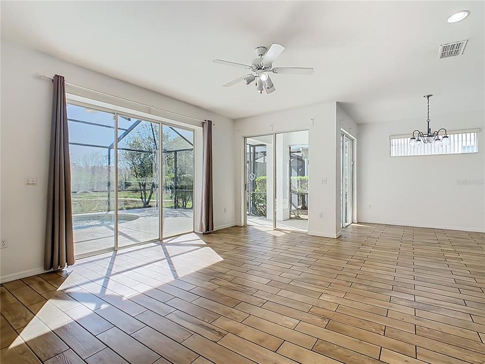 На продажу: $434,999 (4 спален, 2 ванн, 1701 Квадратных фут)