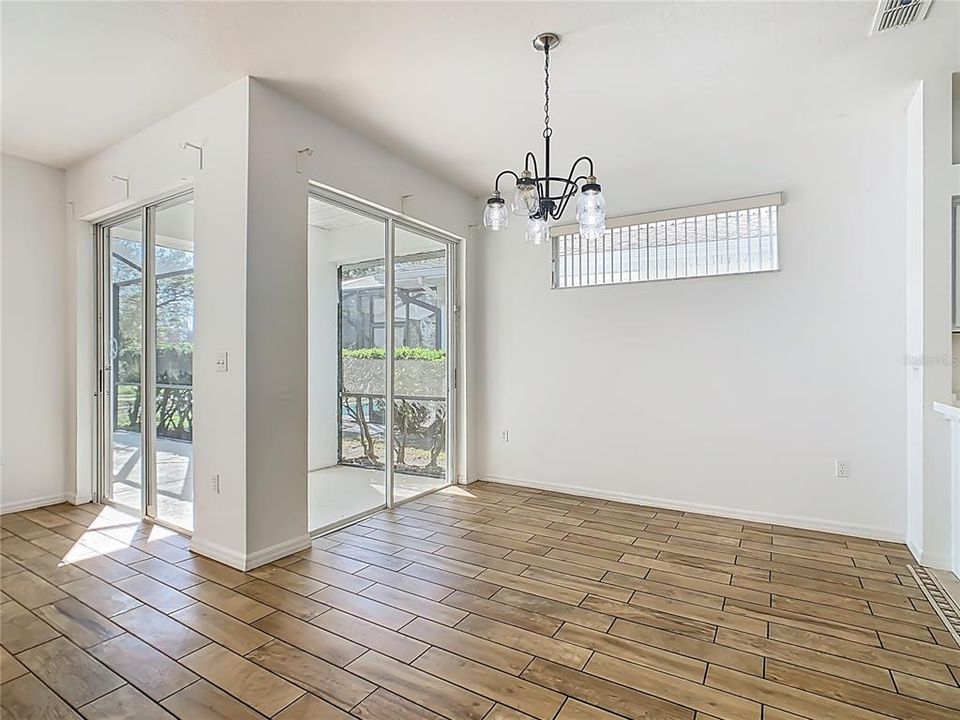 На продажу: $434,999 (4 спален, 2 ванн, 1701 Квадратных фут)