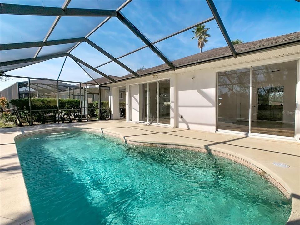 На продажу: $434,999 (4 спален, 2 ванн, 1701 Квадратных фут)