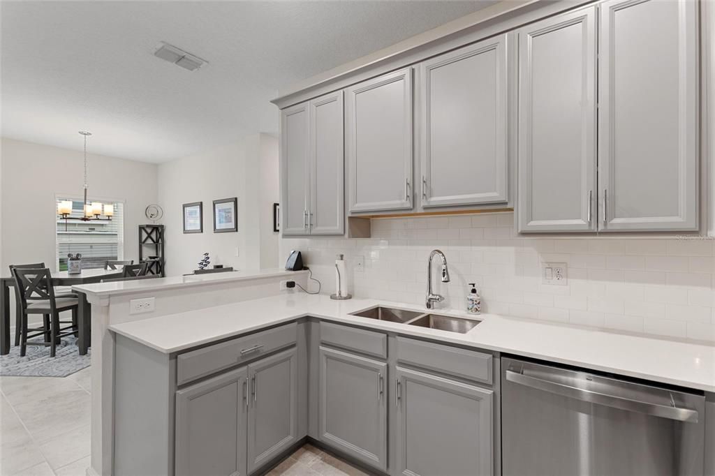 En Venta: $279,000 (2 camas, 2 baños, 1505 Pies cuadrados)