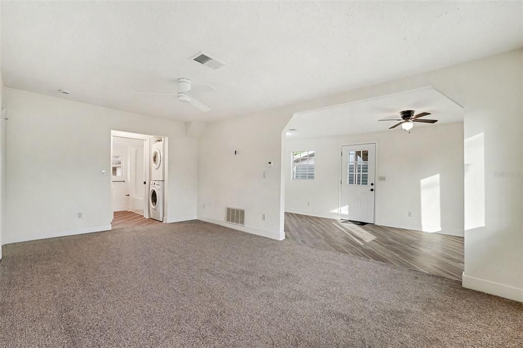 待售: $250,000 (3 贝兹, 1 浴室, 1020 平方英尺)