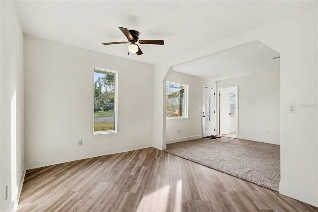 待售: $250,000 (3 贝兹, 1 浴室, 1020 平方英尺)