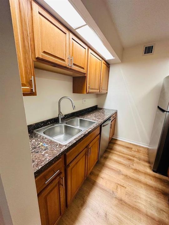 На продажу: $185,000 (3 спален, 2 ванн, 1200 Квадратных фут)