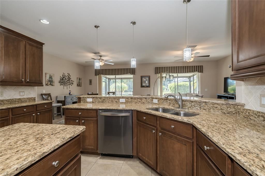 На продажу: $460,000 (3 спален, 2 ванн, 2068 Квадратных фут)