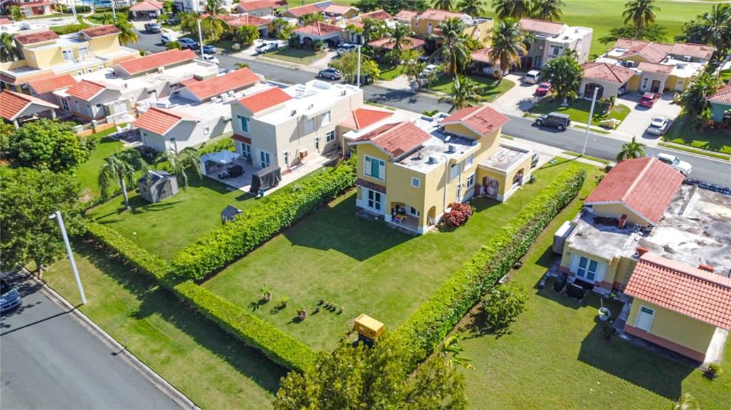 For Sale: $725,000 (4 beds, 2 baths, 2000 Square Feet)