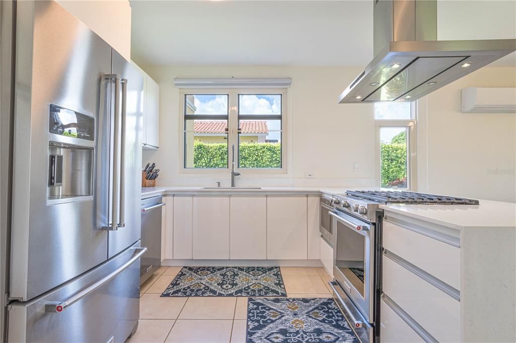 For Sale: $725,000 (4 beds, 2 baths, 2000 Square Feet)