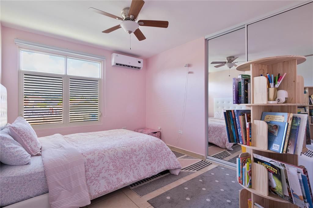 For Sale: $725,000 (4 beds, 2 baths, 2000 Square Feet)