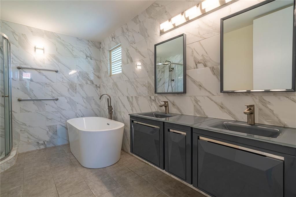 For Sale: $725,000 (4 beds, 2 baths, 2000 Square Feet)