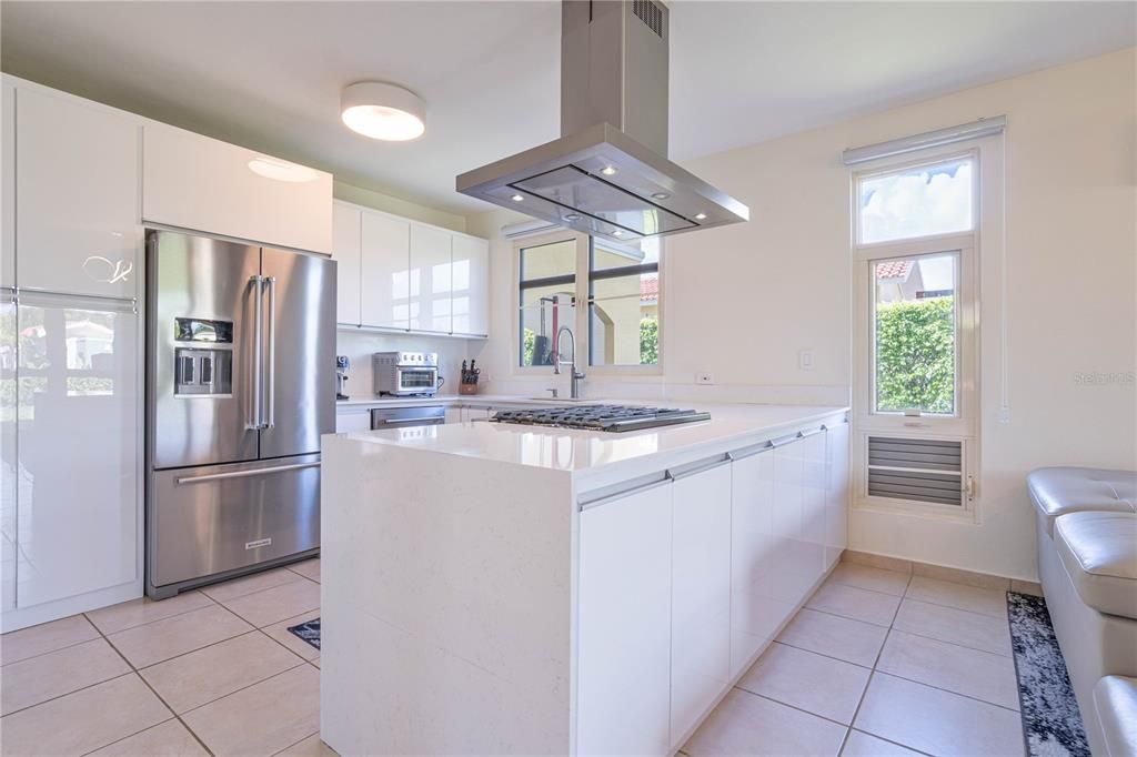 For Sale: $725,000 (4 beds, 2 baths, 2000 Square Feet)