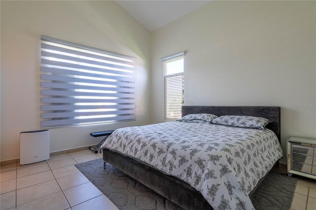 For Sale: $725,000 (4 beds, 2 baths, 2000 Square Feet)