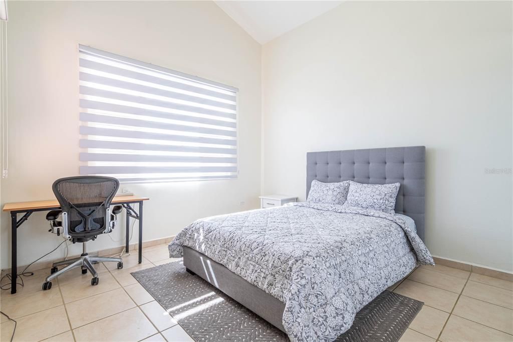 For Sale: $725,000 (4 beds, 2 baths, 2000 Square Feet)