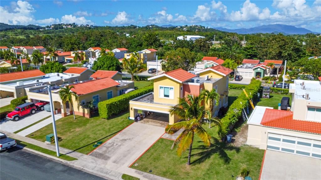 For Sale: $725,000 (4 beds, 2 baths, 2000 Square Feet)