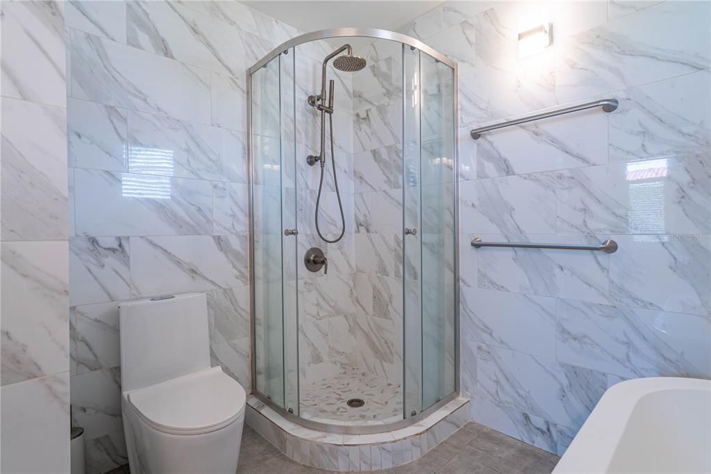 For Sale: $725,000 (4 beds, 2 baths, 2000 Square Feet)