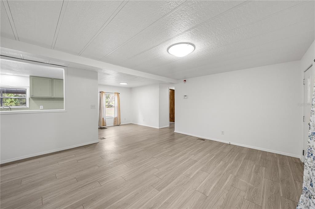 For Sale: $199,000 (3 beds, 2 baths, 1288 Square Feet)