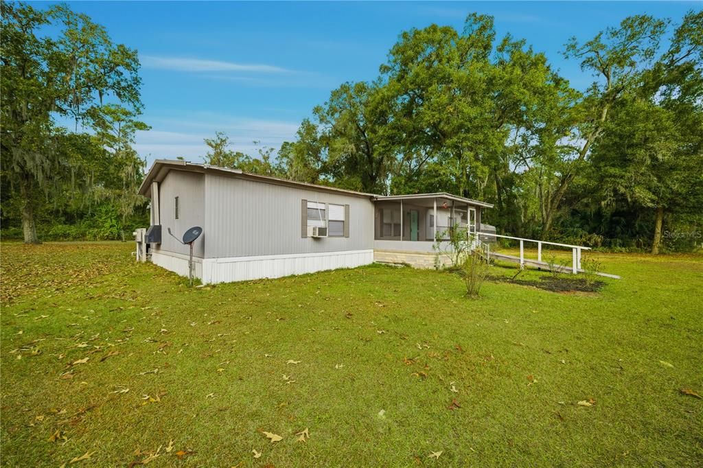 For Sale: $199,000 (3 beds, 2 baths, 1288 Square Feet)