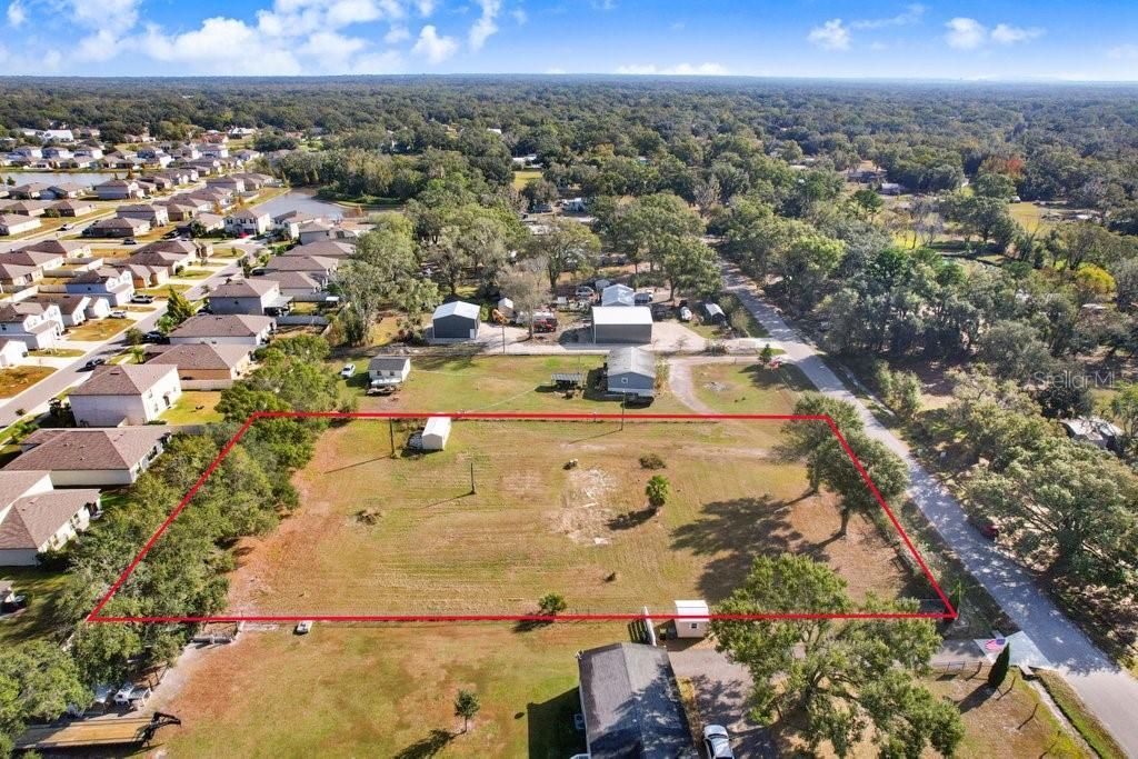 待售: $195,000 (1.08 acres)