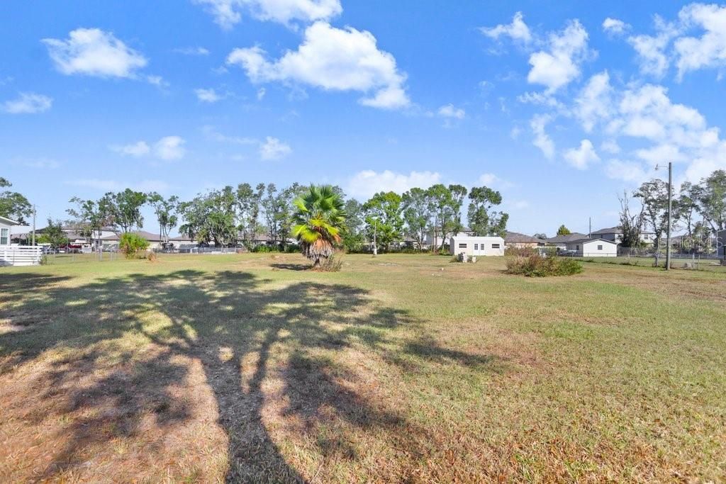 待售: $195,000 (1.08 acres)