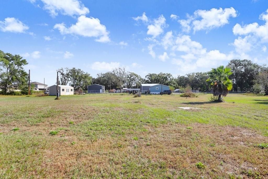 待售: $195,000 (1.08 acres)