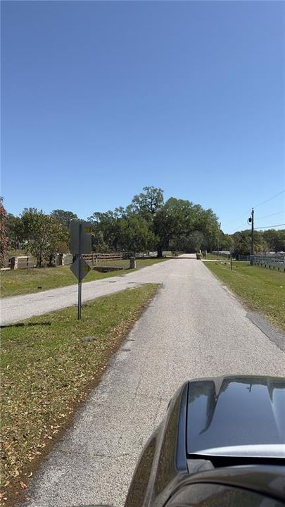 待售: $470,000 (2.38 acres)