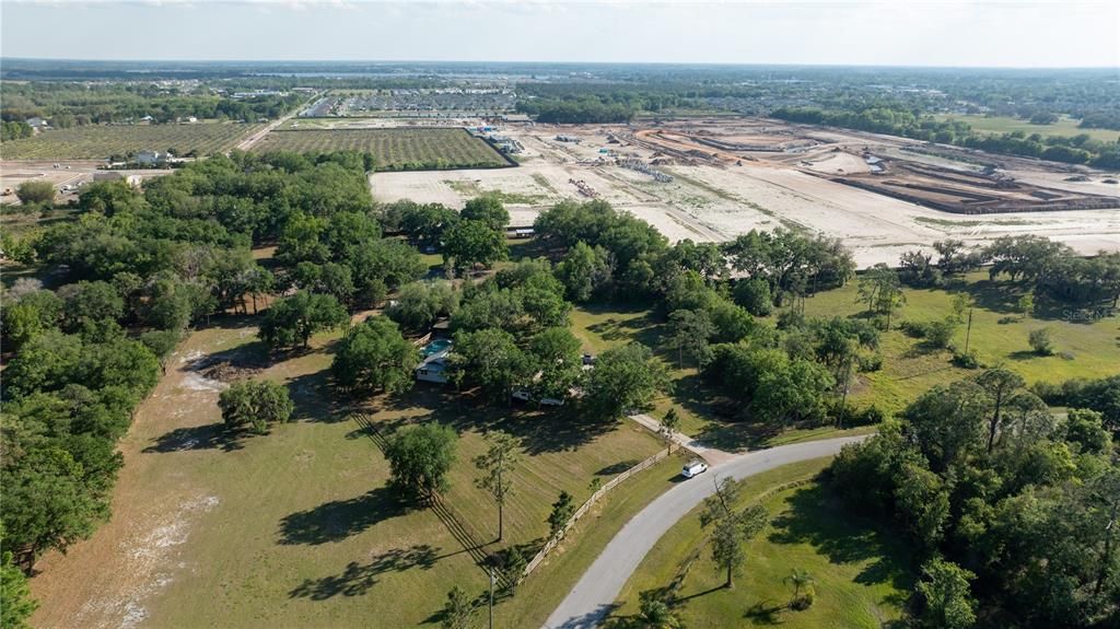 待售: $470,000 (2.38 acres)