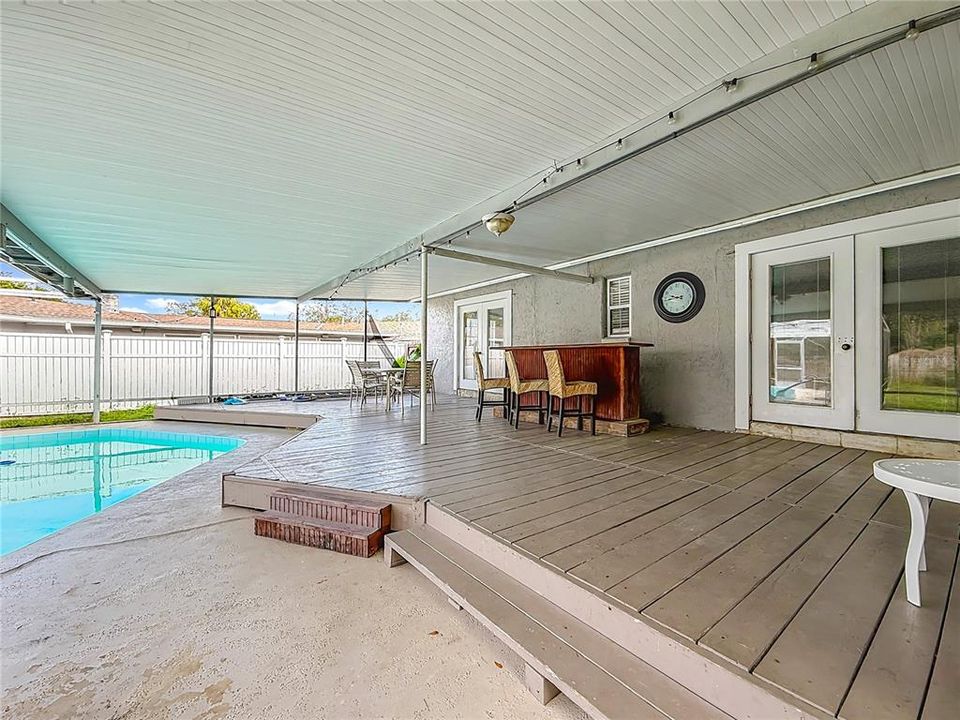 Под контрактом: $224,900 (3 спален, 2 ванн, 1439 Квадратных фут)