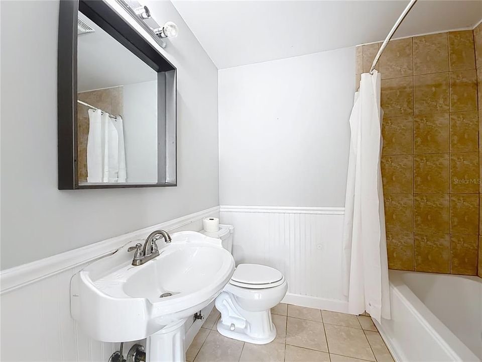 Под контрактом: $224,900 (3 спален, 2 ванн, 1439 Квадратных фут)