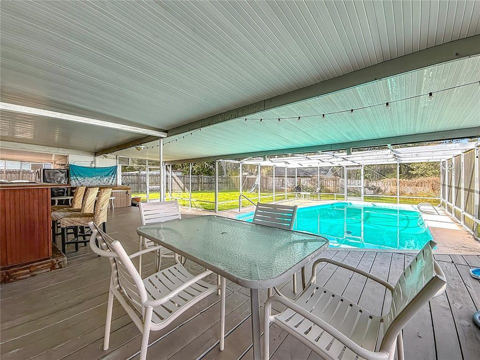 Под контрактом: $224,900 (3 спален, 2 ванн, 1439 Квадратных фут)