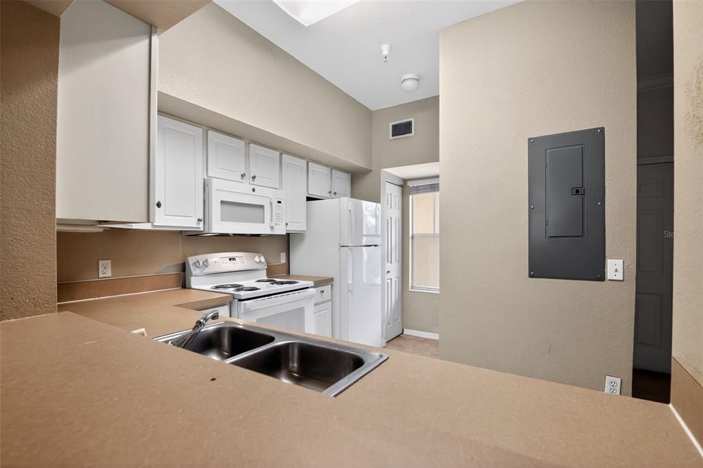 На продажу: $169,000 (1 спален, 1 ванн, 823 Квадратных фут)