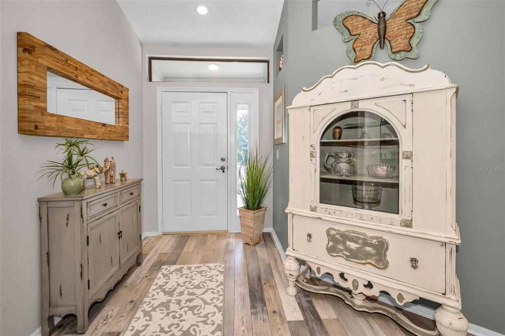 For Sale: $549,000 (3 beds, 2 baths, 2081 Square Feet)