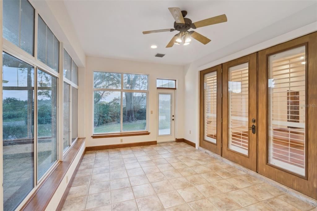 En Venta: $575,000 (3 camas, 3 baños, 2778 Pies cuadrados)