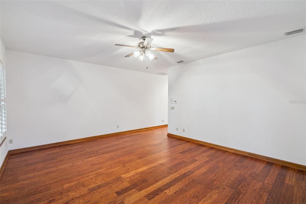 En Venta: $575,000 (3 camas, 3 baños, 2778 Pies cuadrados)