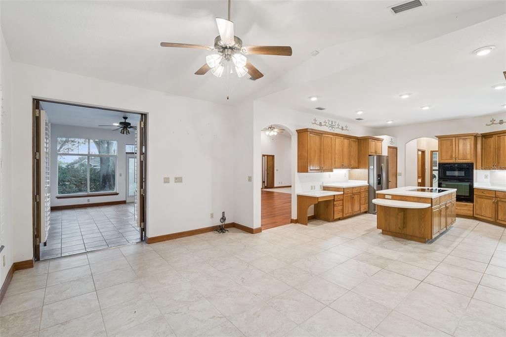 En Venta: $575,000 (3 camas, 3 baños, 2778 Pies cuadrados)