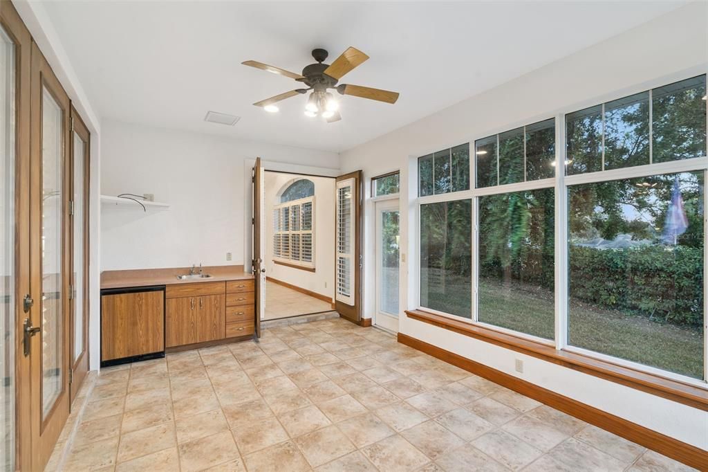 En Venta: $575,000 (3 camas, 3 baños, 2778 Pies cuadrados)